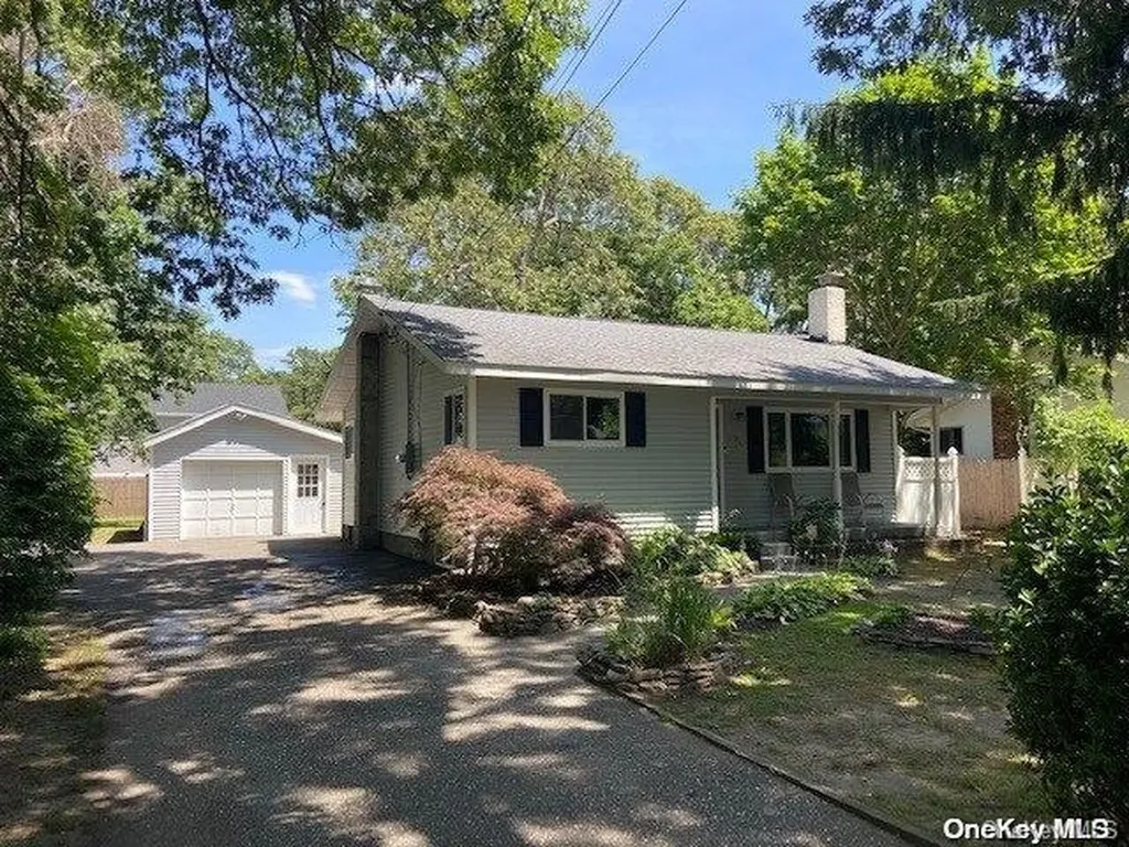 35 Lambert Avenue Mastic NY 11950