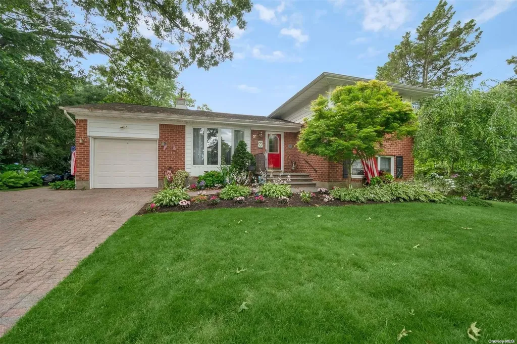 21 Ulster Court Commack NY 11725