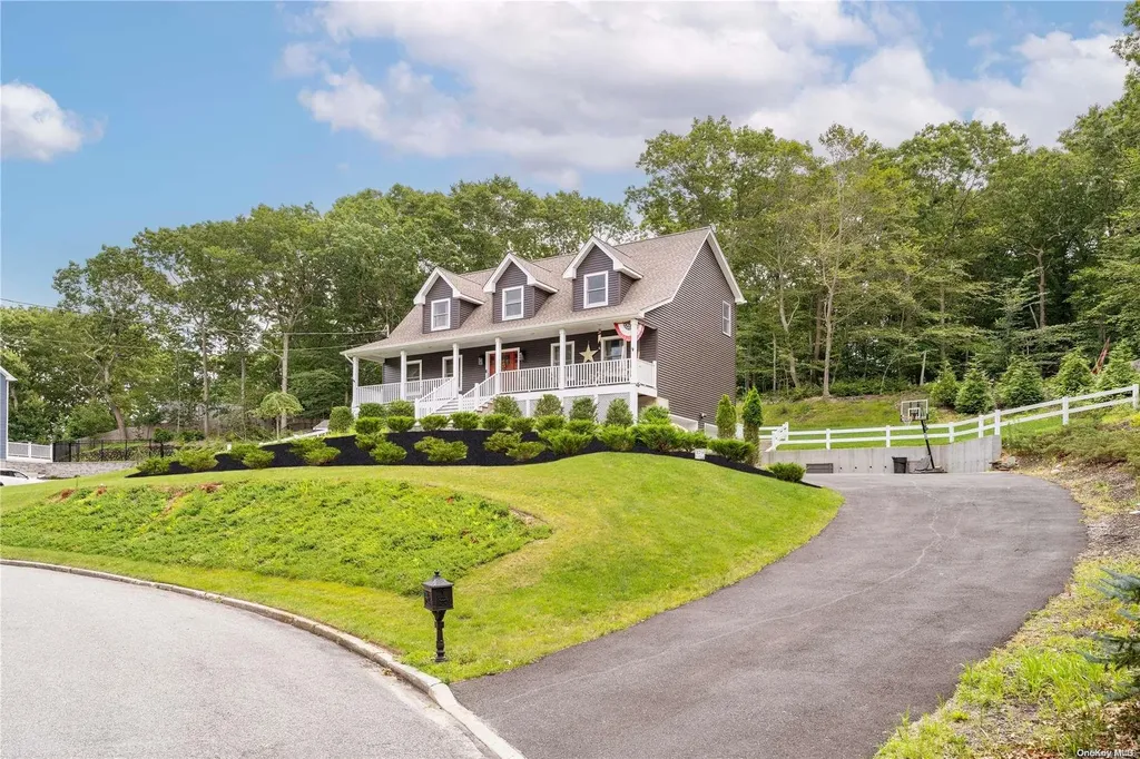 179 Overhill Road Wading River NY 11792