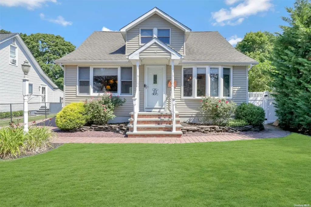 45 Hemlock Street Islip NY 11751