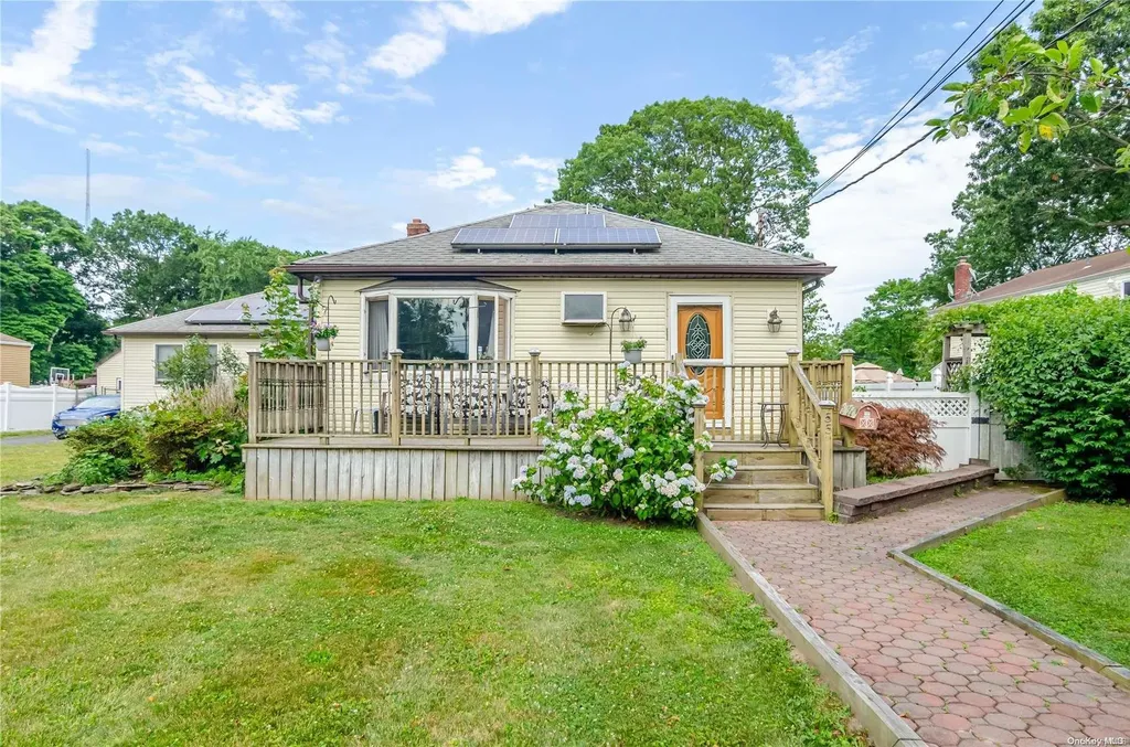 55 Grand Boulevard Islip NY 11751