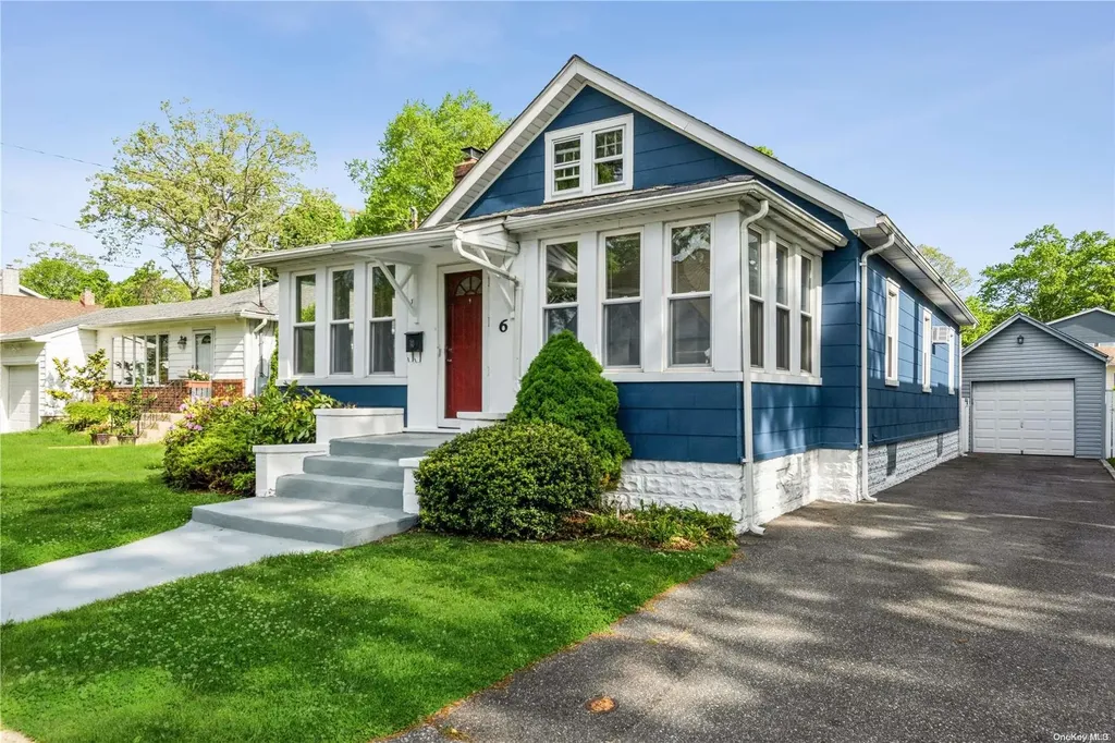 6 3rd Avenue Merrick NY 11566