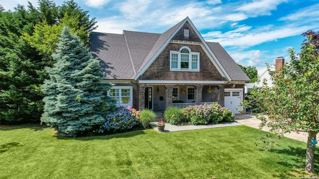 51 Middle Road Blue Point NY 11715