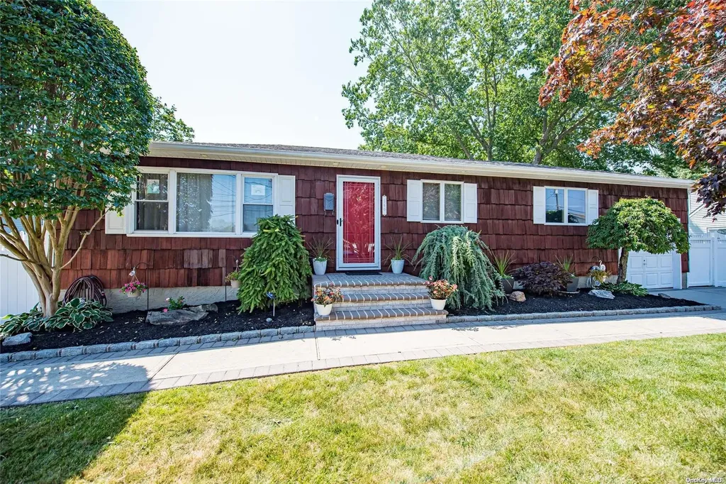 160 Wright Avenue Deer Park NY 11729