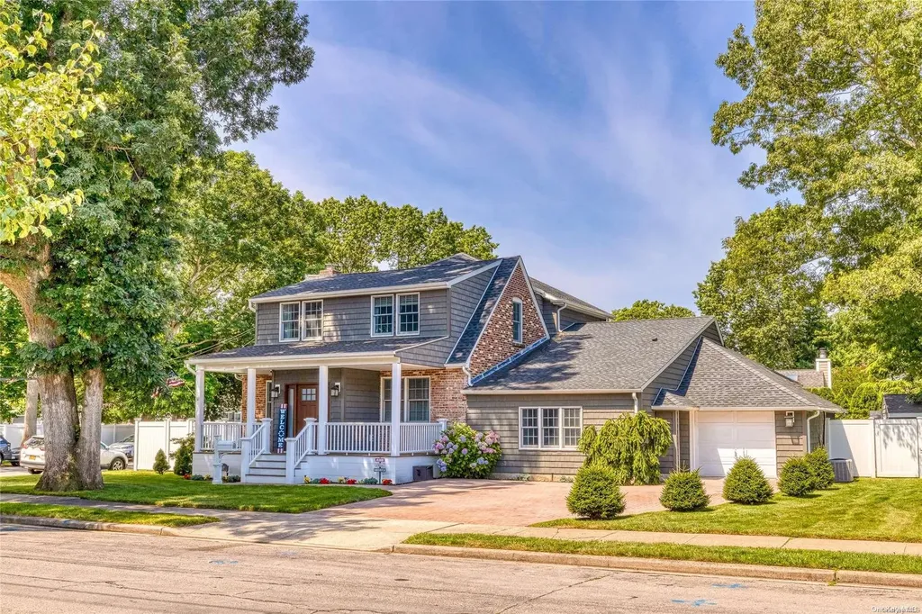 549 Forest Avenue Massapequa NY 11758