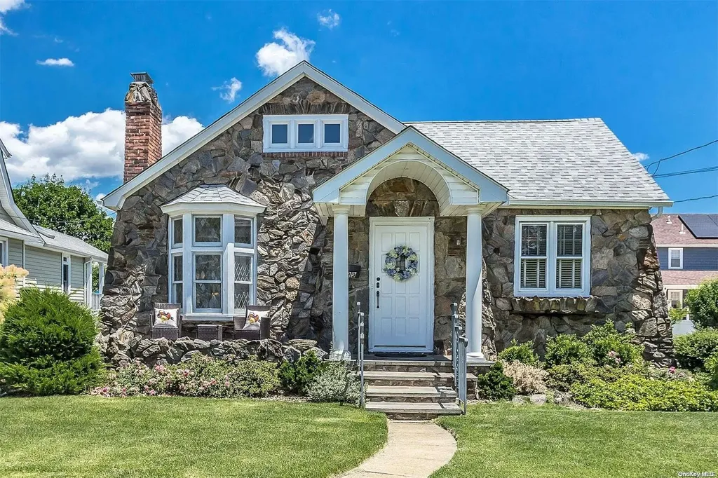 339 Saint Marks Avenue Bellmore NY 11710