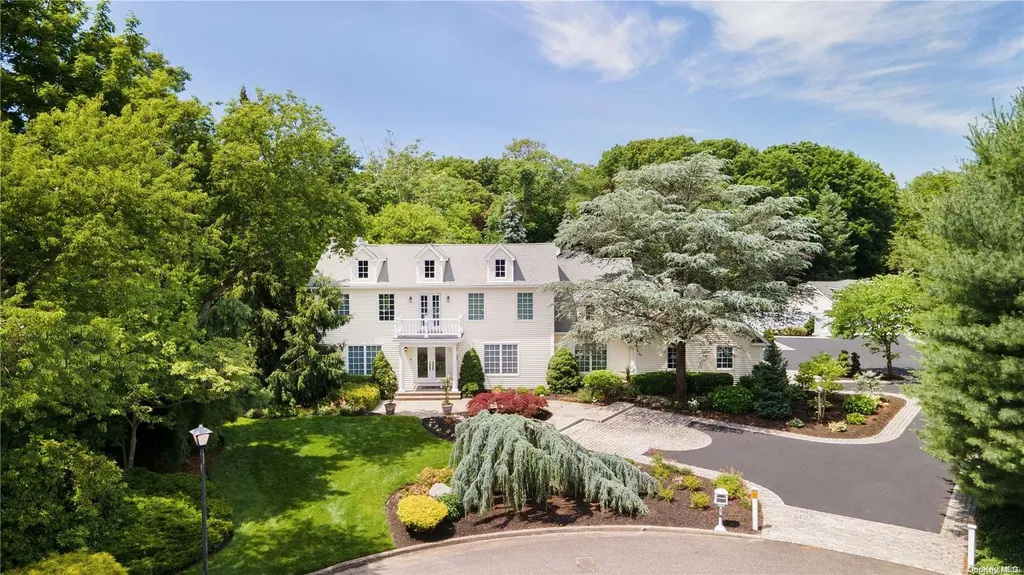 1 Lemark Court Setauket NY 11733