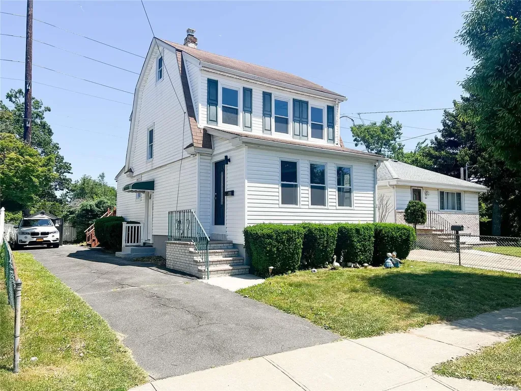 189 Cochran Place Valley Stream NY 11581