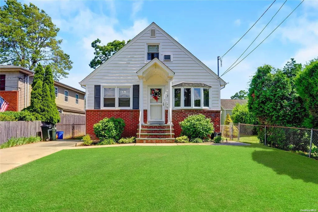 8 Citrus Street West Babylon NY 11704