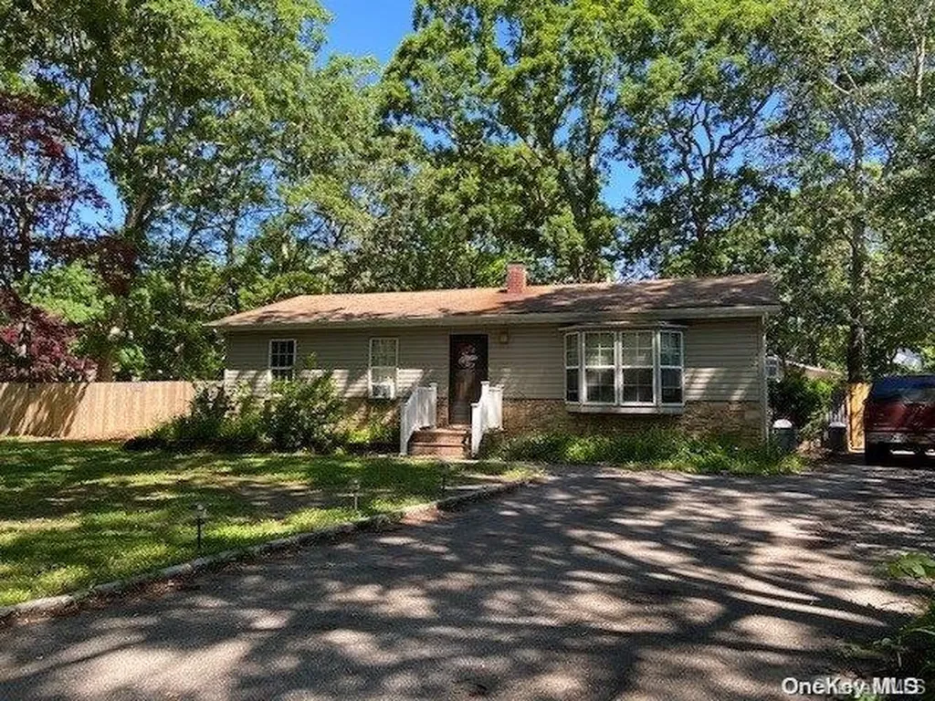 19 Flower Road Mastic Beach NY 11951