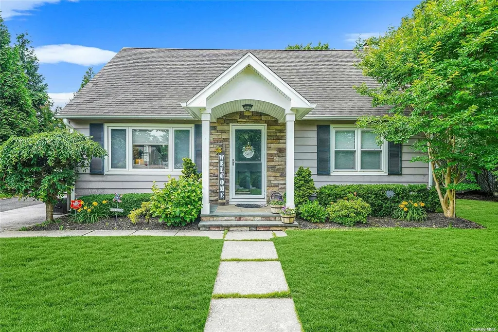 12 Wabil Road Miller Place NY 11764