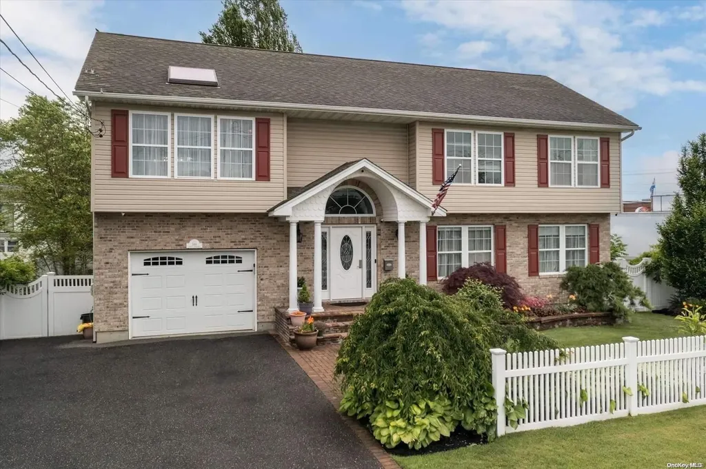 566 S Broadway Lindenhurst NY 11757
