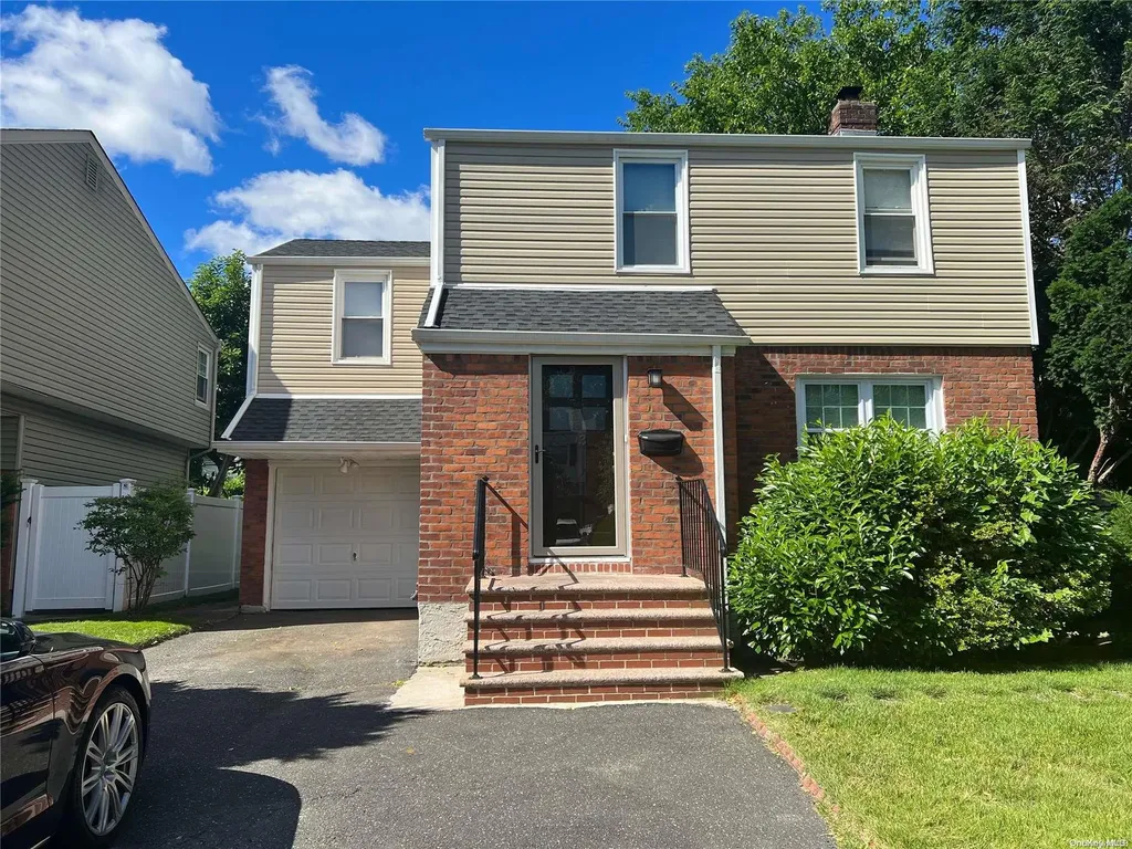 93 Silver Street Elmont NY 11003