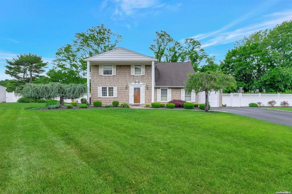 6 Rudys Lane Coram NY 11727
