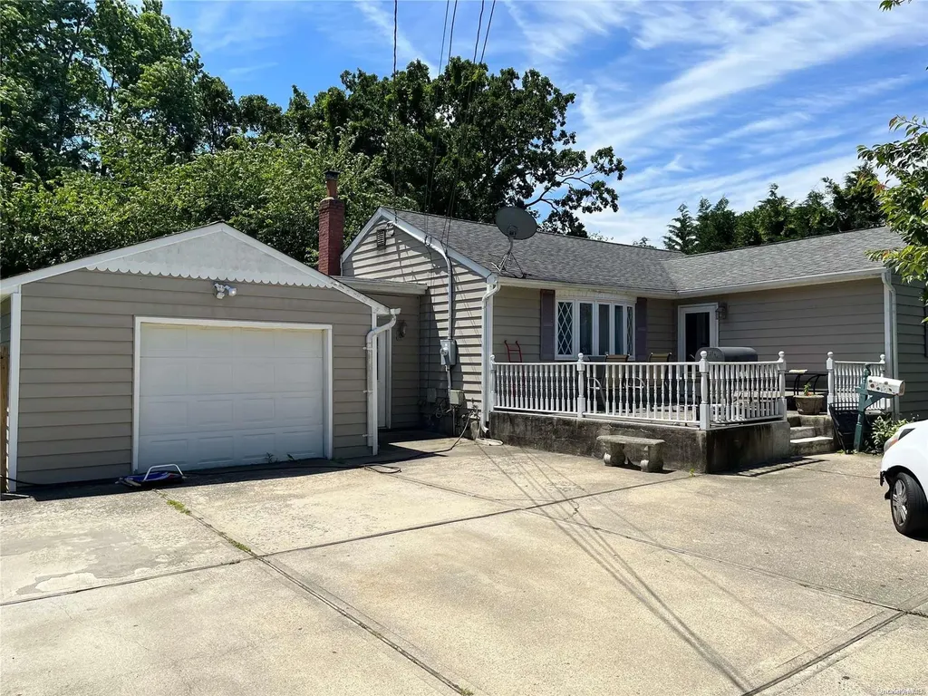 20 Locust Drive Bay Shore NY 11706