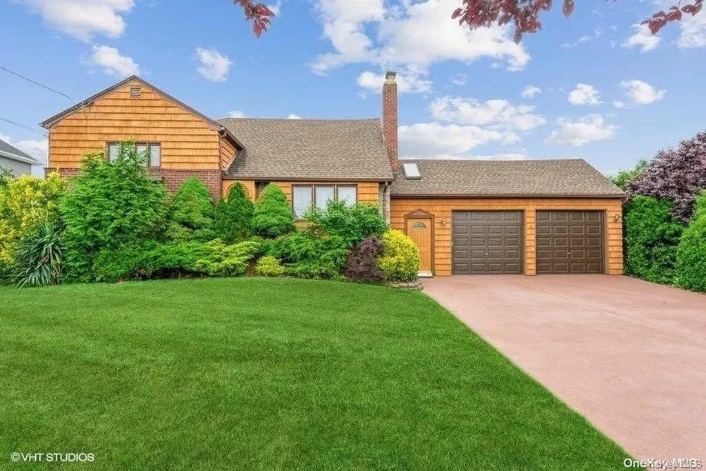 2432 Riverside Drive Wantagh NY 11793