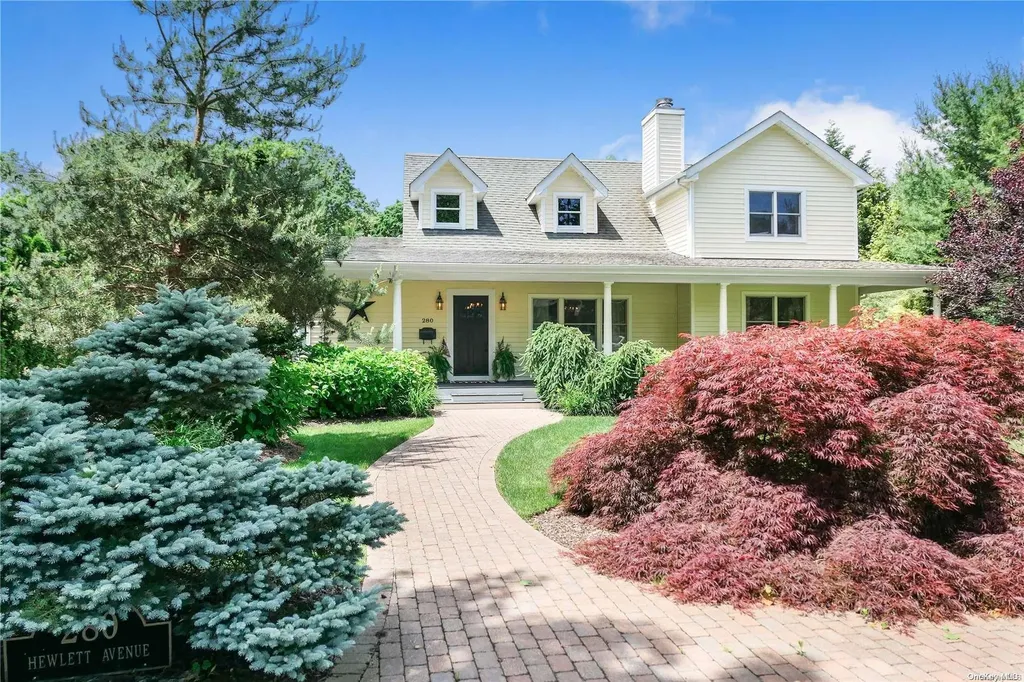 280 Hewlett Avenue East Patchogue NY 11772