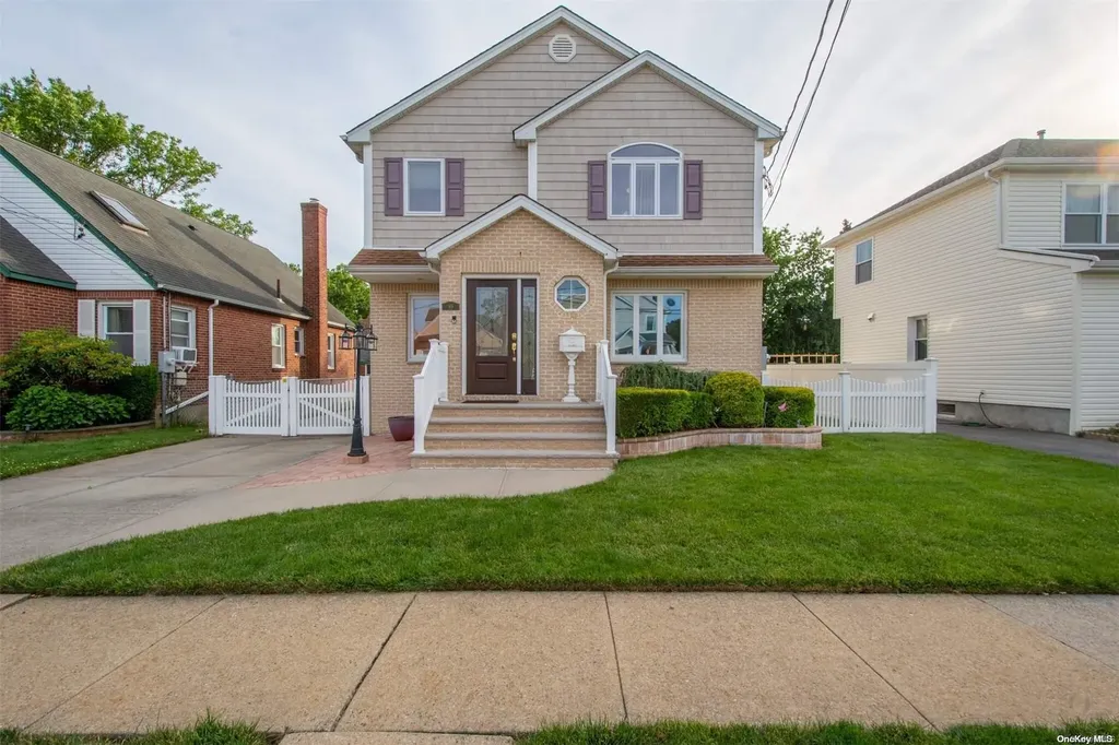 89 Franklin Avenue New Hyde Park NY 11040