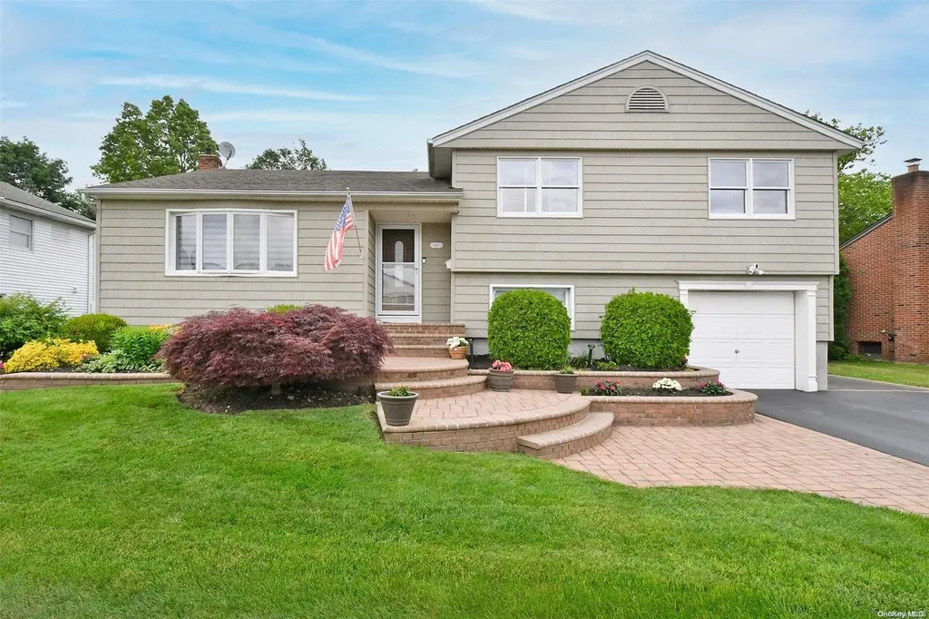 60 Burton Avenue Plainview NY 11803