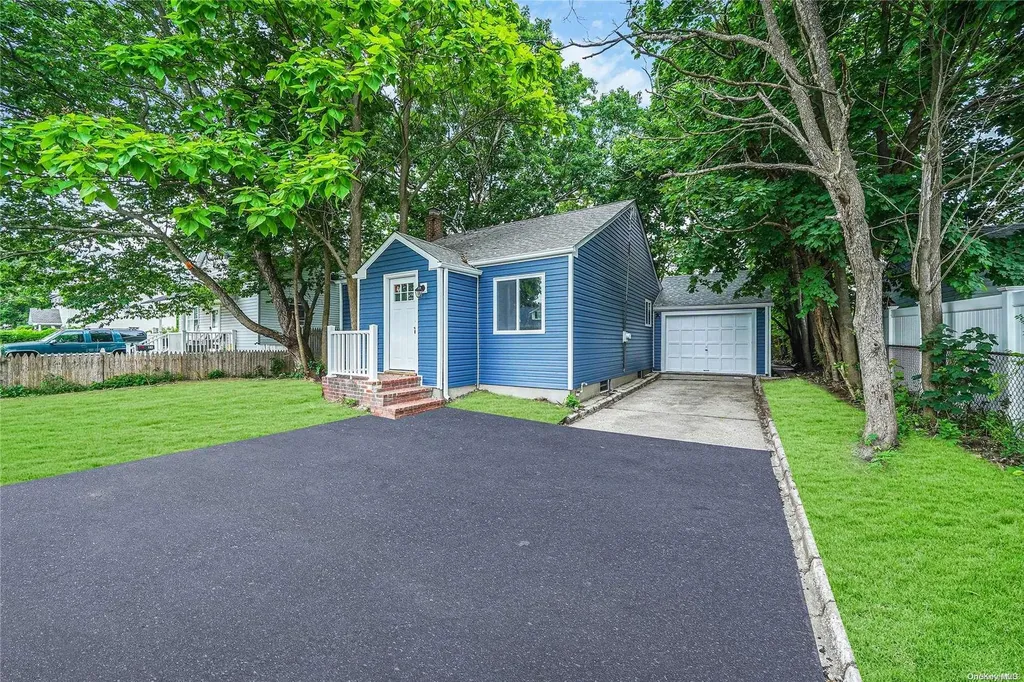 55 Bittermint Street Islip NY 11751