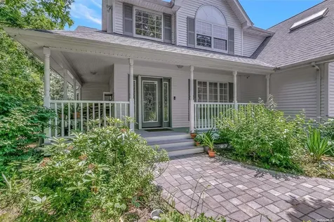 285 Woodland Avenue Manorville NY 11949
