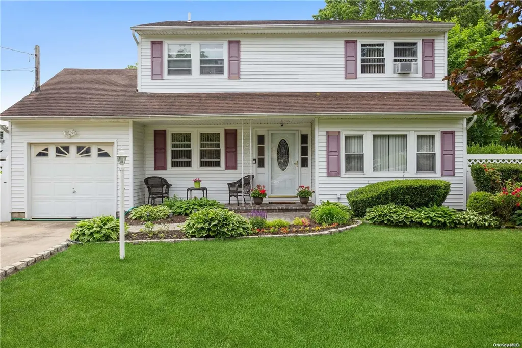 4 Apple Street Central Islip NY 11722