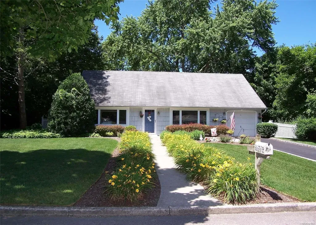 30 Winfield Davis Drive Coram NY 11727