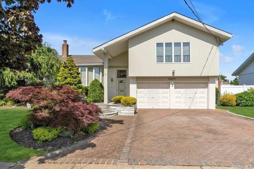 2897 Harbor Road Merrick NY 11566