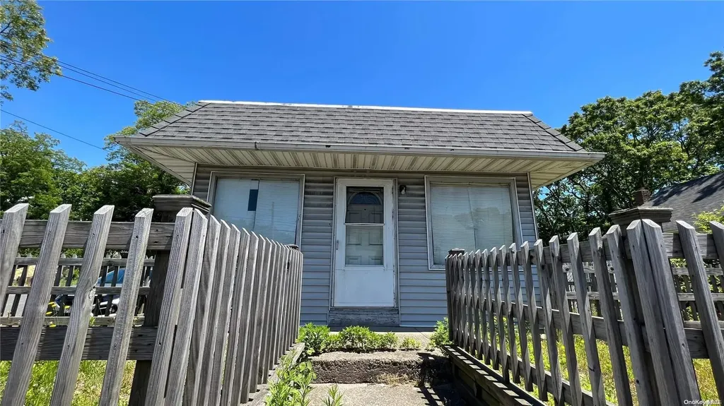 44 President Road Mastic Beach NY 11951