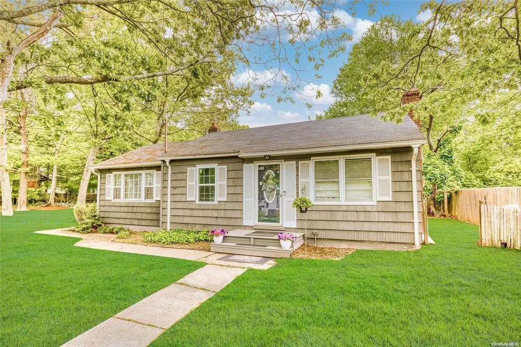 41 Jefferson Avenue Patchogue NY 11772