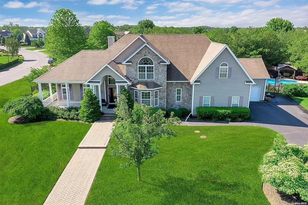19 Sherwood Drive Shoreham NY 11786