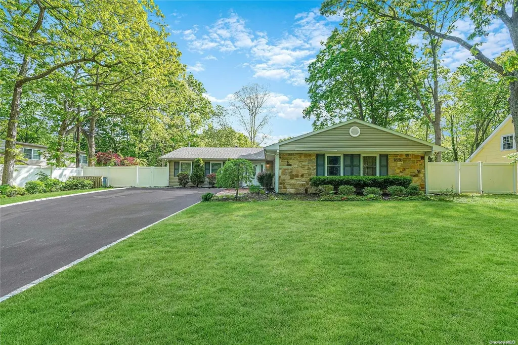 47 Spencer Lane Stony Brook NY 11790