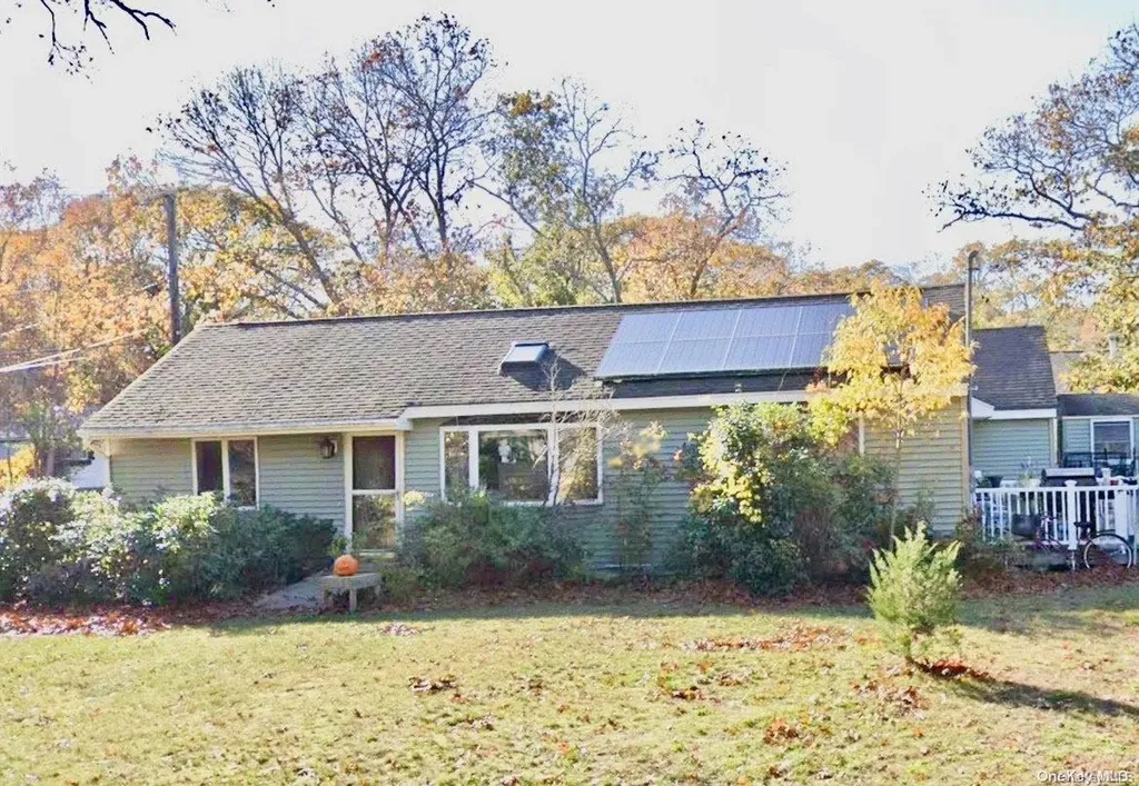 59 Royal Avenue Riverhead NY 11901