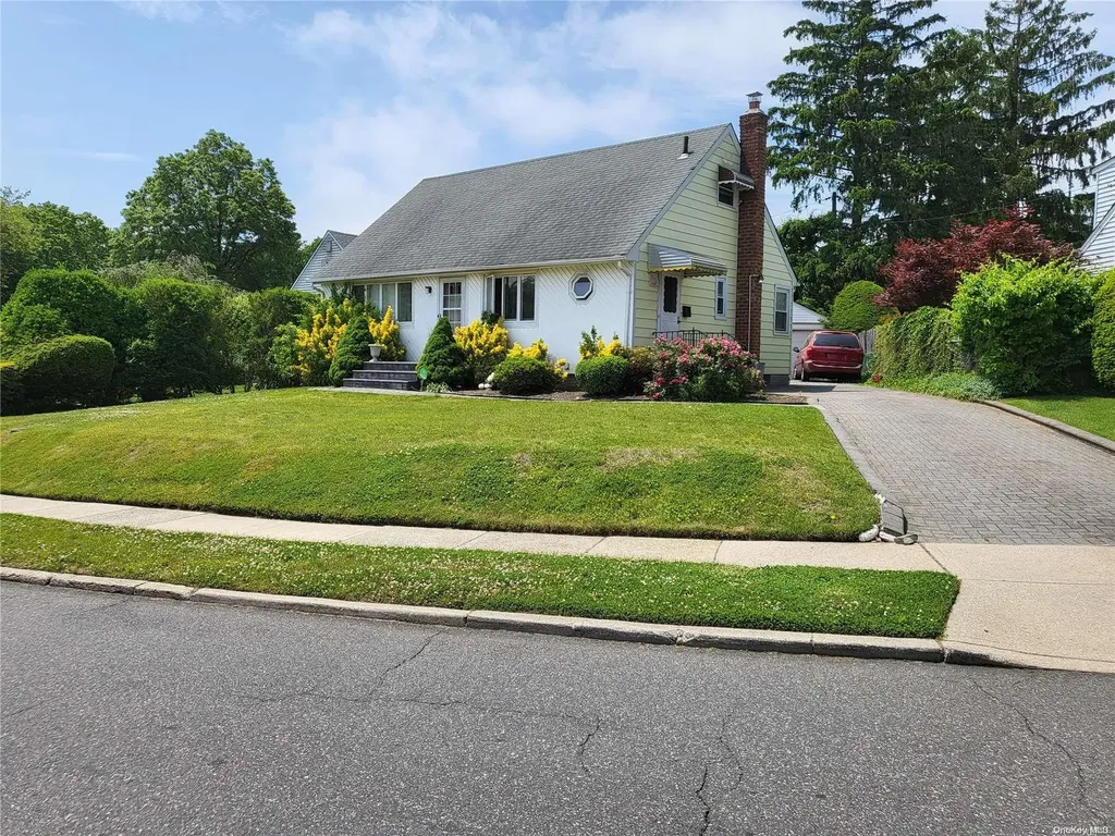 7 Northcote Road Westbury NY 11590