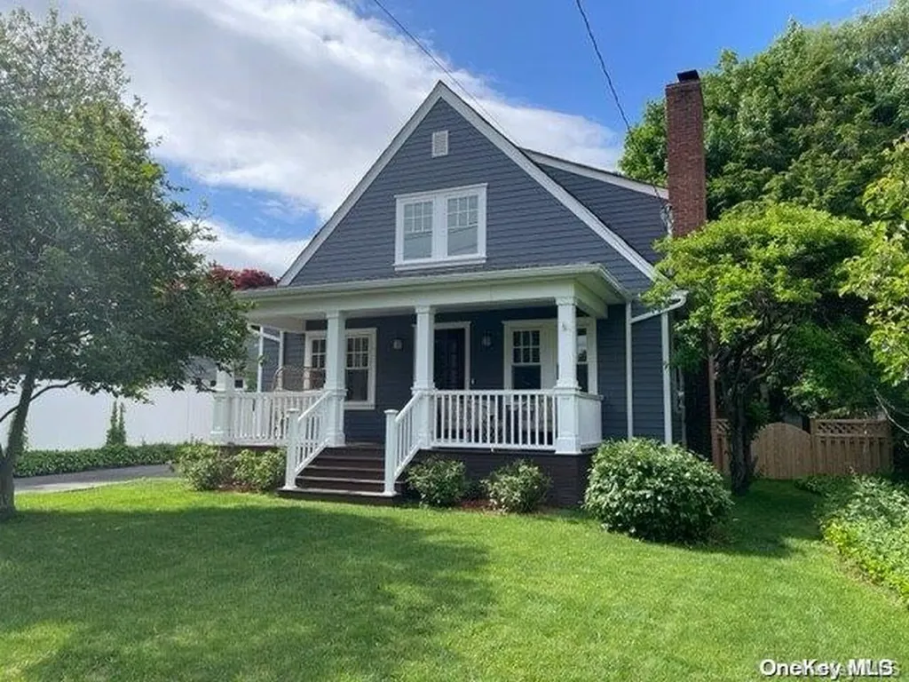 140 8th Avenue Sea Cliff NY 11579