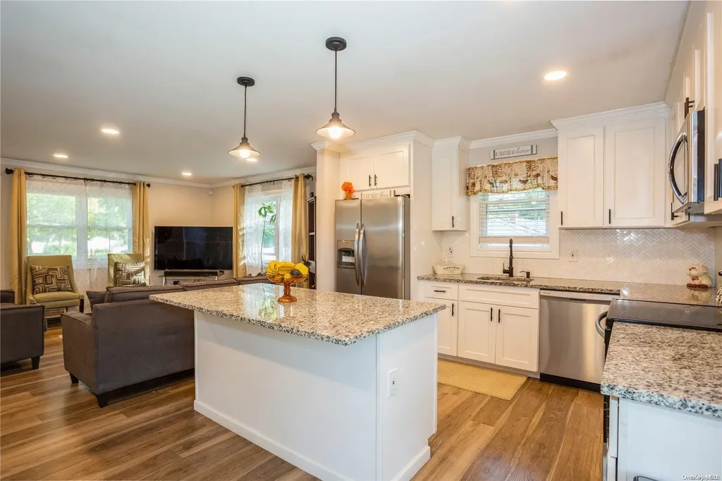 35 Sands Lane Brookhaven NY 11719