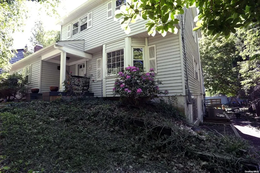 10 Upper Cross Way Shoreham NY 11786