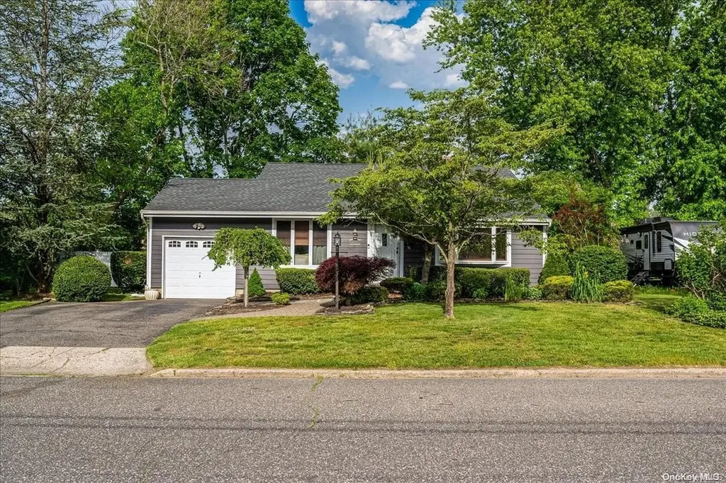 3008 Eagle Avenue Medford NY 11763