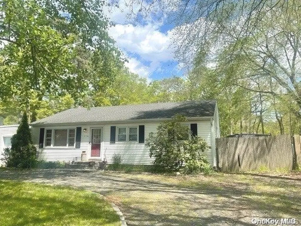 1196 Connetquot Avenue Central Islip NY 11722