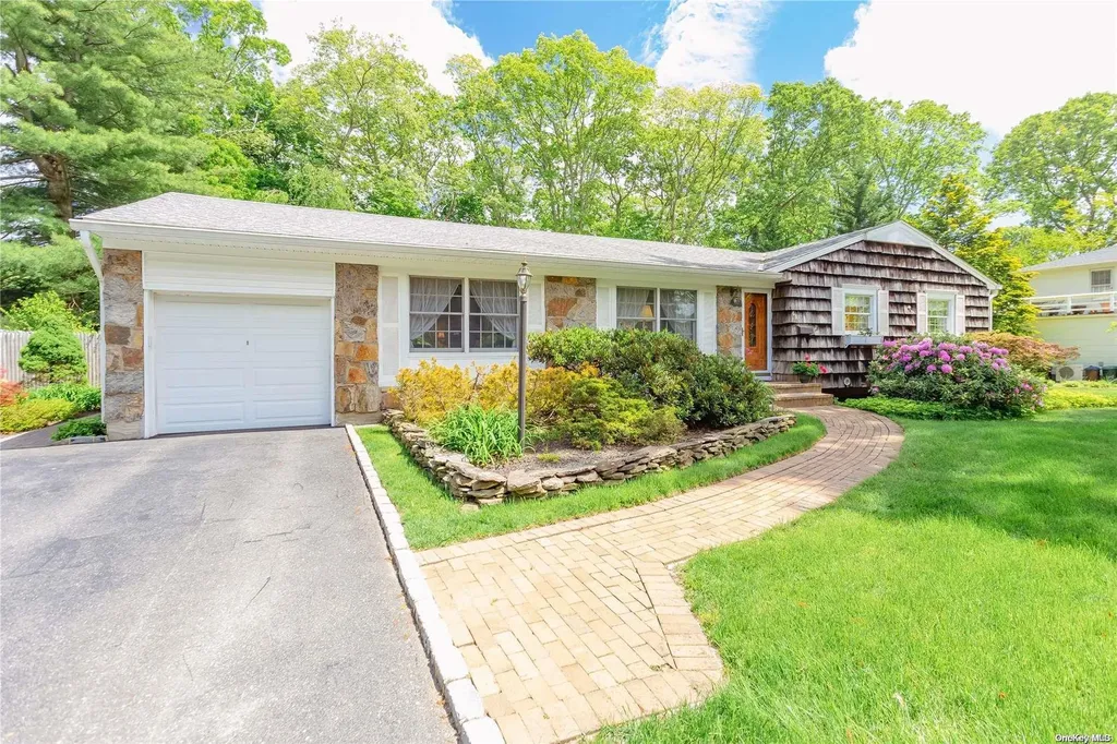 63 Brooksite Drive Smithtown NY 11787