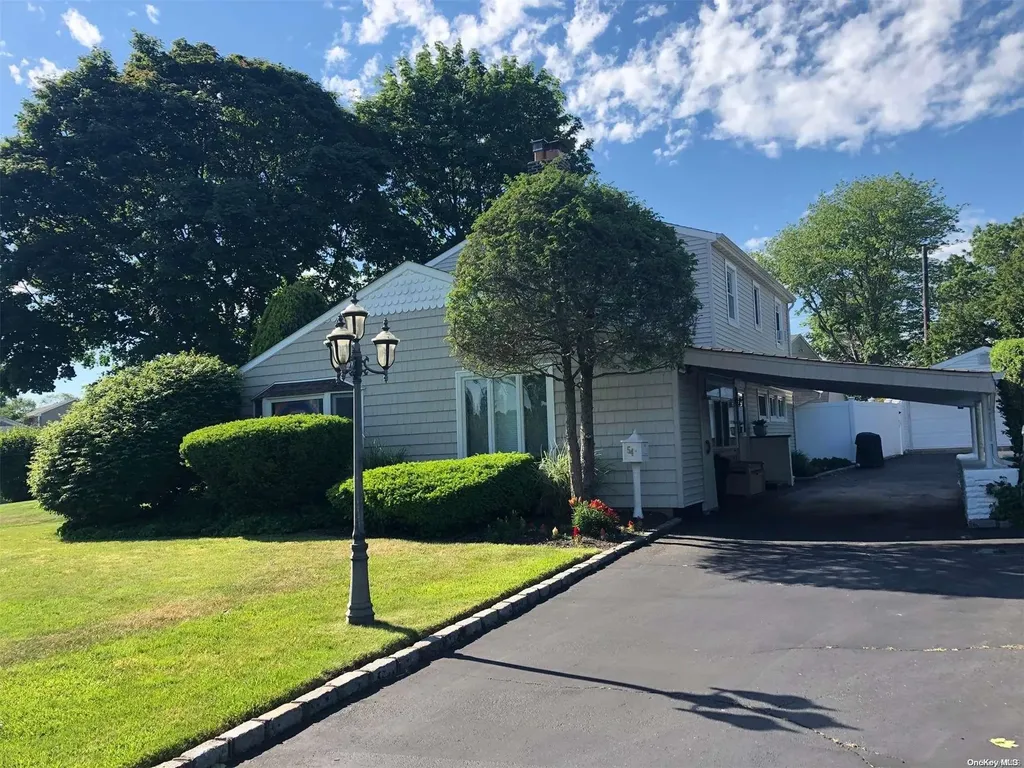 54 Belmont Circle Syosset NY 11791