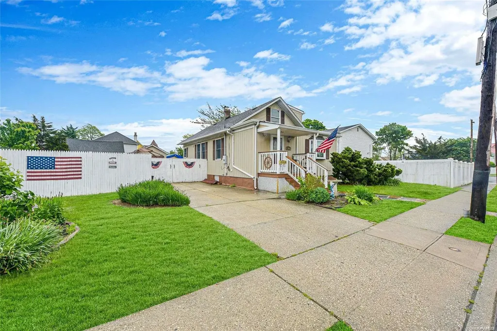 30 Volta Street Copiague NY 11726
