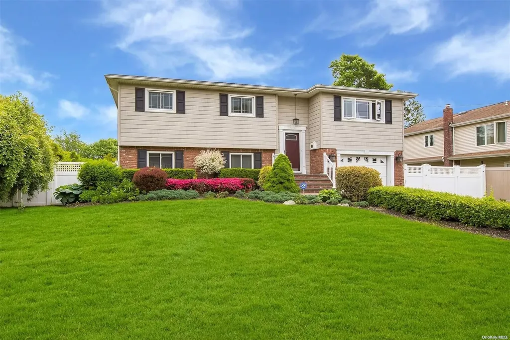 55 Bayview Drive Oakdale NY 11769