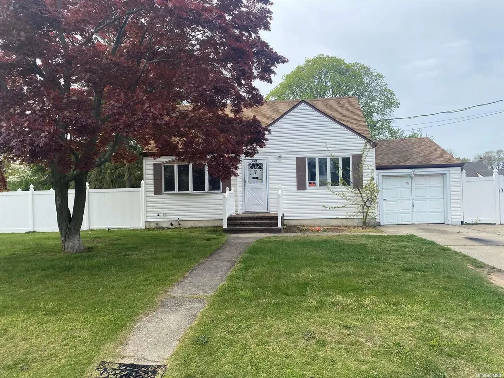 502 11th Street West Babylon NY 11704