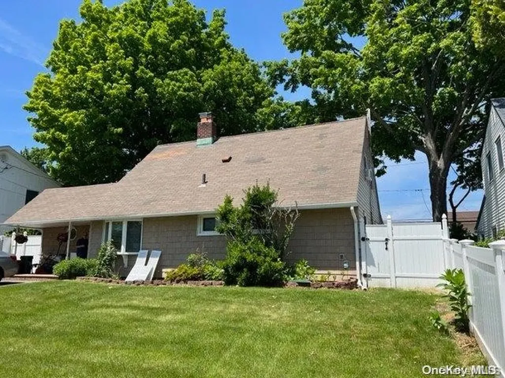 3 Scholar Lane Levittown NY 11756