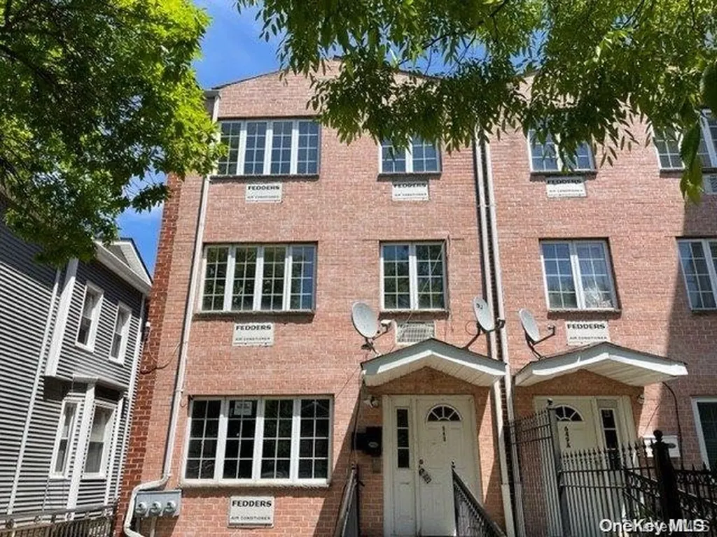 649 E 34th Street Brooklyn NY 11203