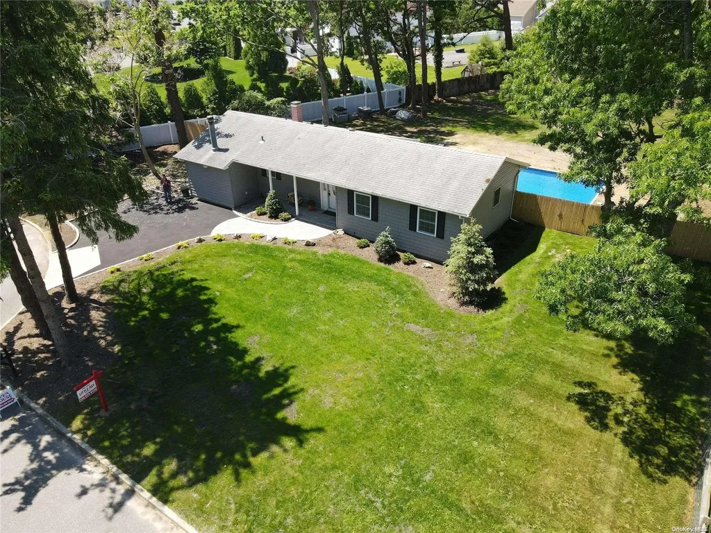 36 Fox Lane Shoreham NY 11786