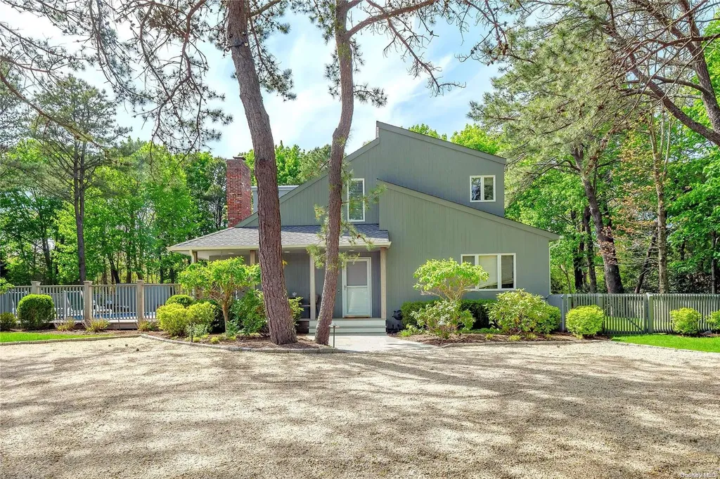 4 Cedarfield Lane Westhampton NY 11977