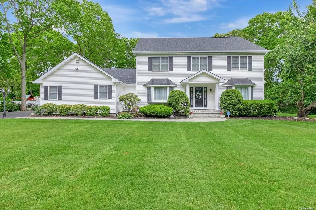 37 Westchester Drive Rocky Point NY 11778