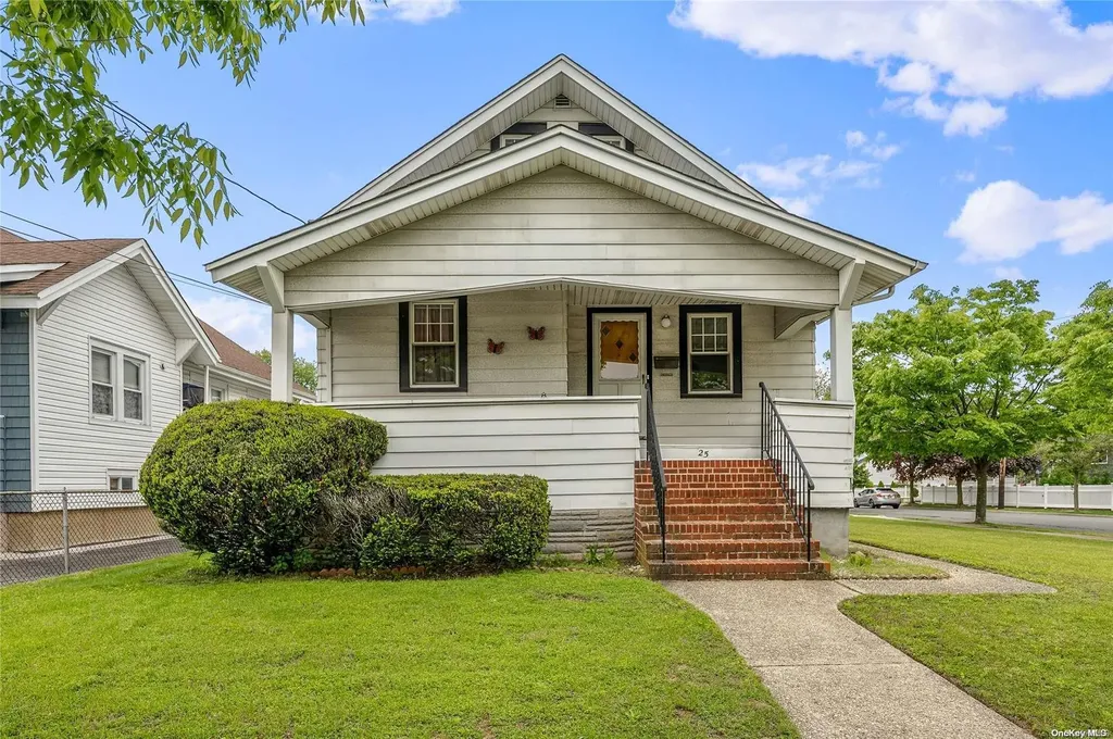 25 Westside Avenue Freeport NY 11520